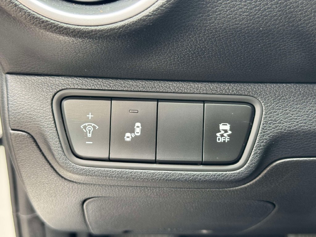 Used 2023 Kia Forte LXS w/ LXS Technology Package FWD image 16