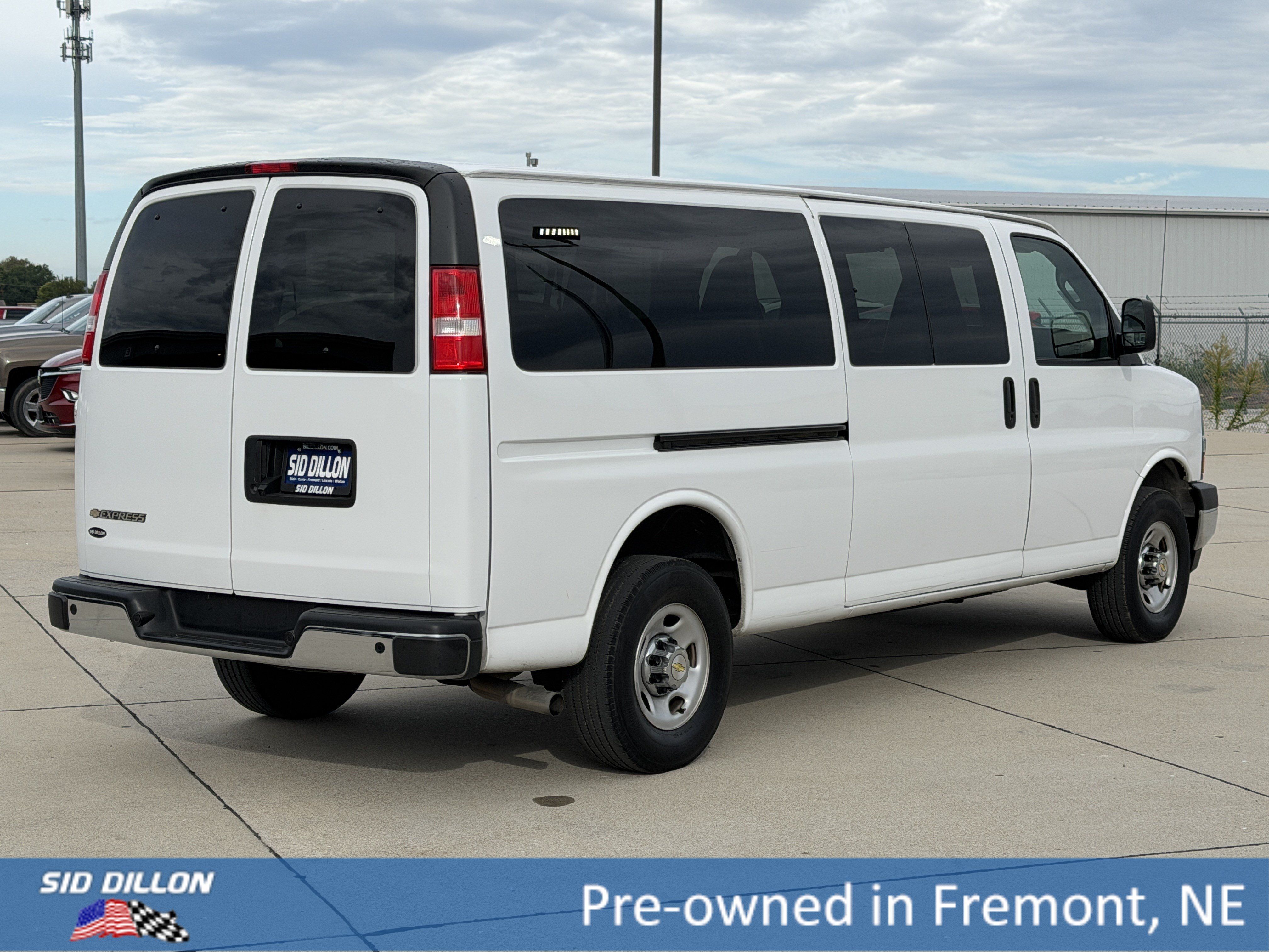 Certified 2024 Chevrolet Express 3500 LT w/ LT Preferred Equipment Group RWD image 4