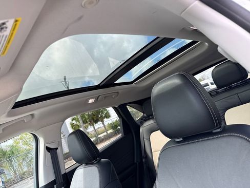 Used 2022 Ford Escape Titanium w/ Titanium Premium Package image 9