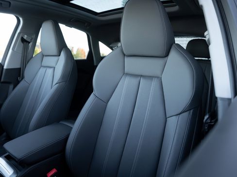 New 2025 Audi Q5 Prestige image 23