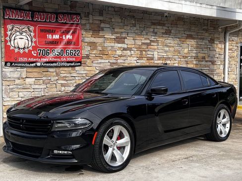 Used 2017 Dodge Charger R/T RWD image 2