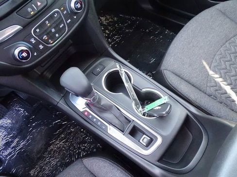 Used 2022 Chevrolet Equinox LT image 9