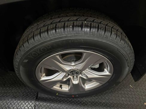 Certified 2023 Toyota RAV4 XLE image 9