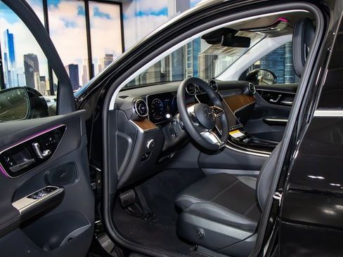 Certified 2025 Mercedes-Benz GLC 350e GLC 350e image 13