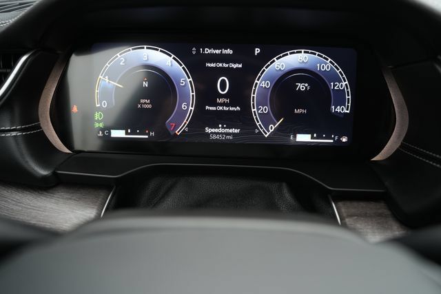 Used 2023 Jeep Grand Cherokee Limited w/ Luxury Tech Group II AWD/4WD image 27