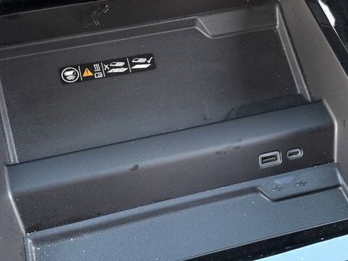 Certified 2025 Chevrolet Suburban RST image 22