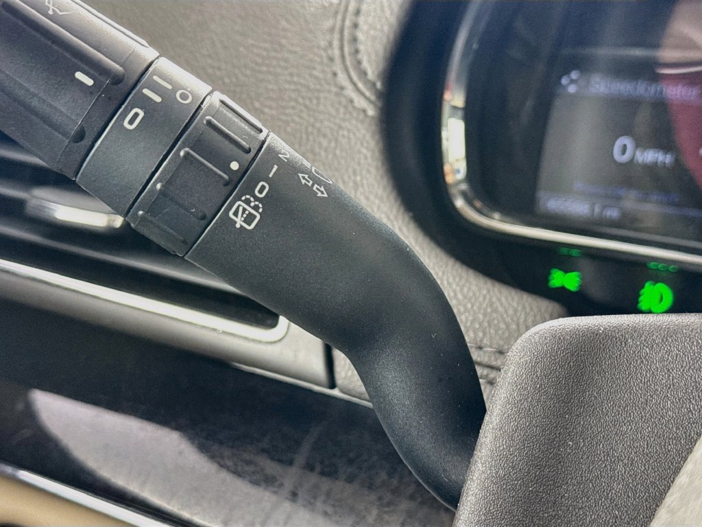 Used 2019 Lincoln MKT AWD image 13
