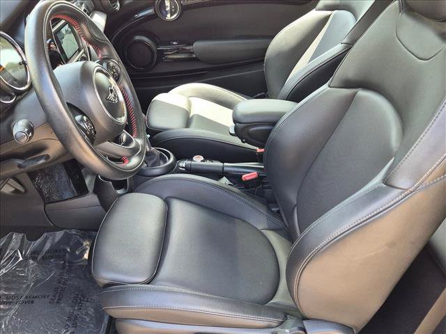 Used 2019 MINI Cooper S w/ Signature Upholstery Package FWD image 15