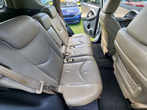 Used 2011 Toyota RAV4 Limited image 9