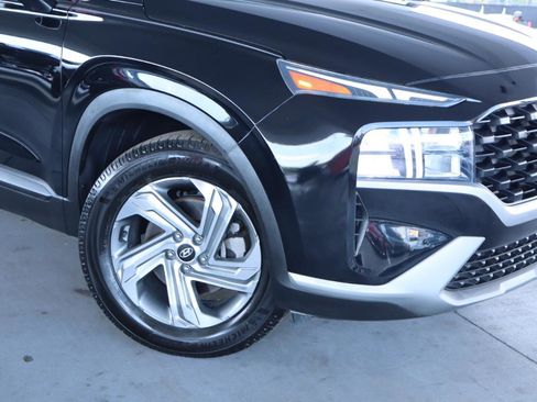 Used 2021 Hyundai Santa Fe SE FWD image 4