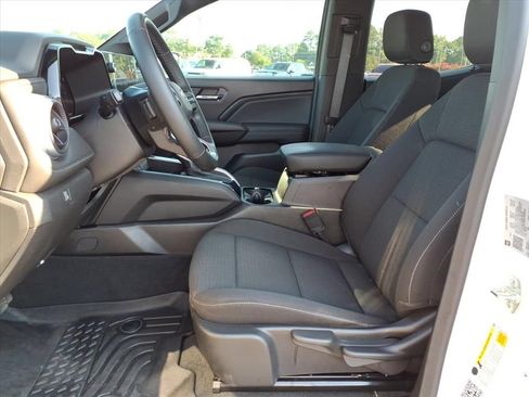 Used 2024 Chevrolet Colorado LT w/ LT Convenience Package RWD image 3