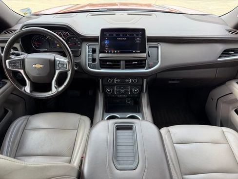 Used 2021 Chevrolet Suburban LT w/ LT Signature Package image 15