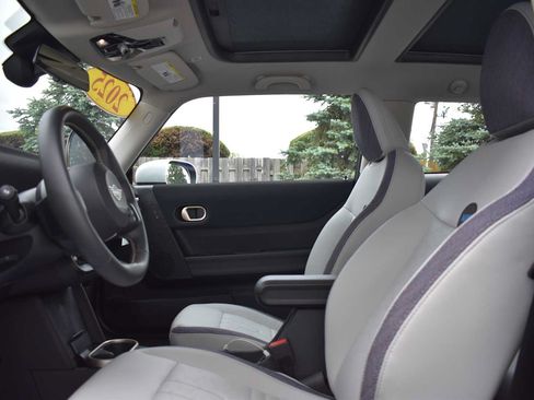 Used 2025 MINI Cooper 2-Door Hardtop FWD image 16