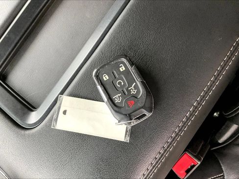 Used 2019 Chevrolet Suburban LT w/ Luxury Package image 10