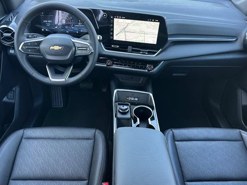 New 2026 Chevrolet Equinox LT w/ Convenience Package II FWD image 13