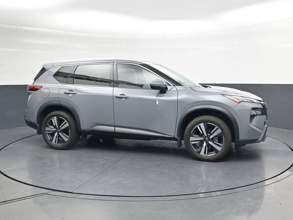 Used 2024 Nissan Rogue SL w/ SL Premium Package FWD image 4