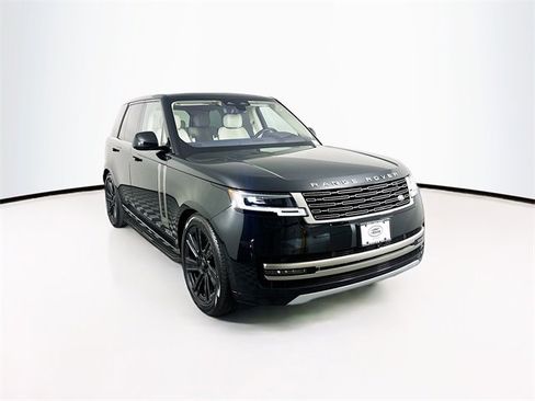 Used 2023 Land Rover Range Rover SE image 3