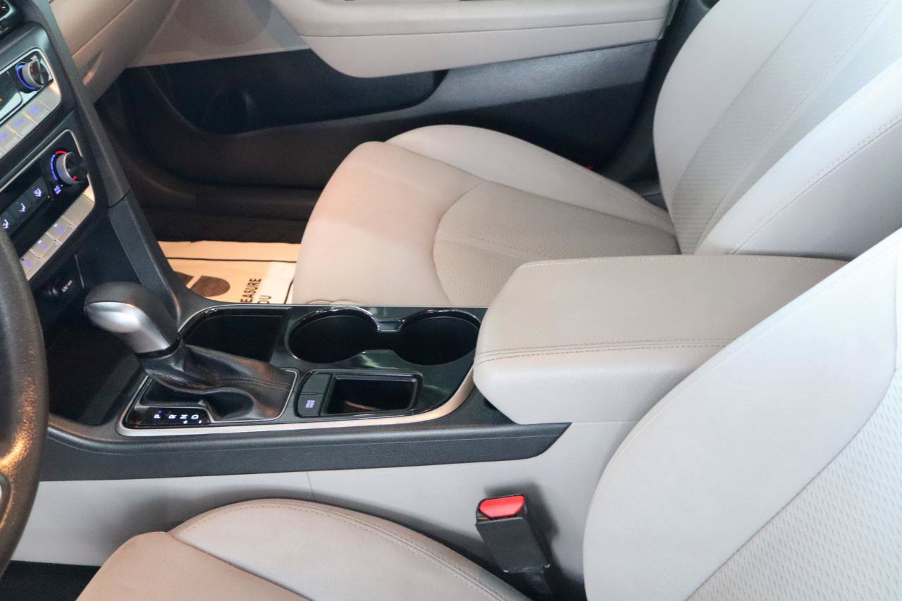 Used 2018 Hyundai Sonata SE FWD image 17