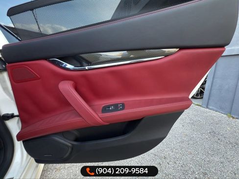 Used 2018 Maserati Quattroporte S GranSport image 22