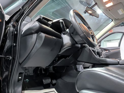 Used 2018 Honda Civic EX-L image 19