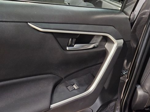 Used 2022 Toyota RAV4 XLE Premium FWD image 36