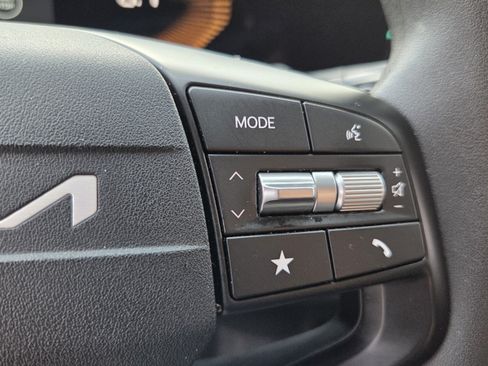 Used 2025 Kia K4 FWD image 33