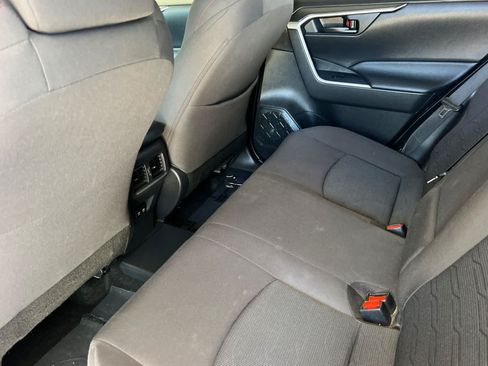 Used 2021 Toyota RAV4 SE AWD/4WD image 4