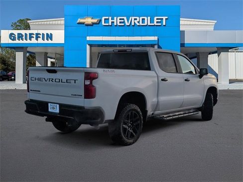 New 2026 Chevrolet Silverado 1500 Custom Trail Boss w/ LPO, Dark Essentials Package image 4