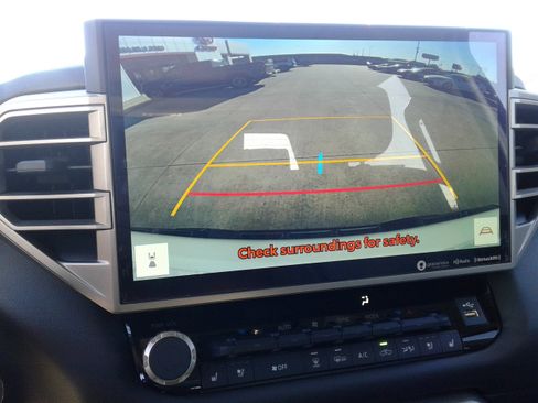 Used 2022 Toyota Tundra Limited image 18