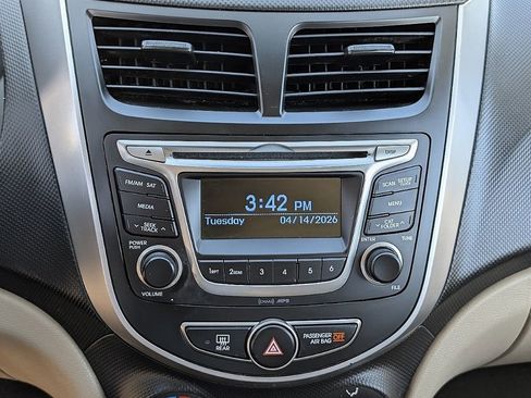 Used 2017 Hyundai Accent SE FWD image 32