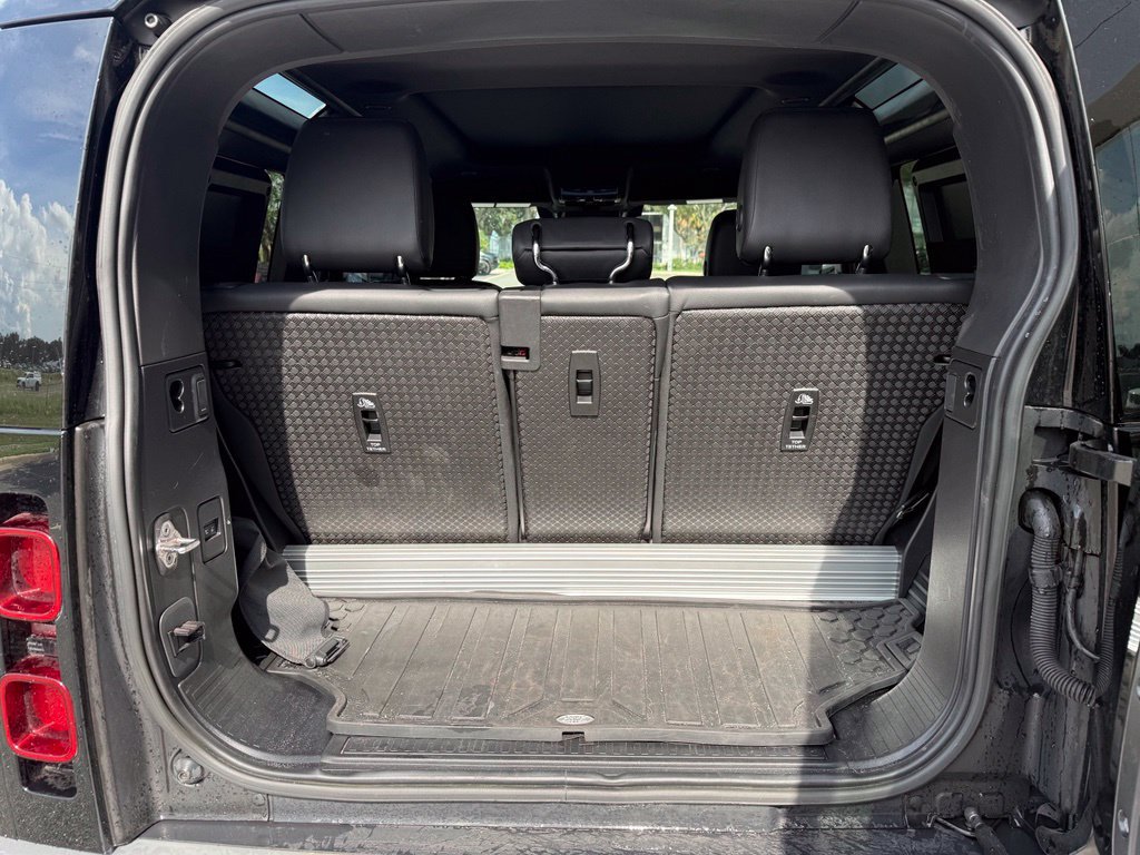 Used 2023 Land Rover Defender 90 S AWD/4WD image 5
