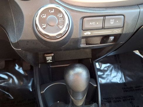 Used 2013 Honda Fit image 15