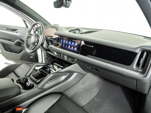 New 2026 Porsche Cayenne AWD/4WD image 25