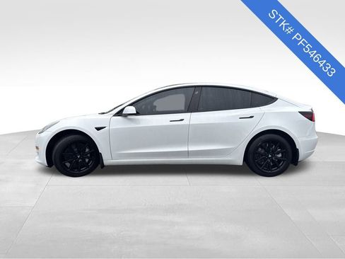 Used 2023 Tesla Model 3 Standard Range image 4