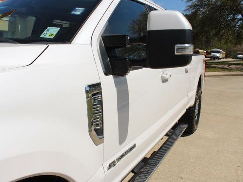 Used 2017 Ford F250 Lariat w/ Lariat Ultimate Package image 26