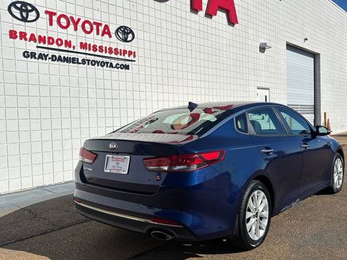Used 2018 Kia Optima S image 5