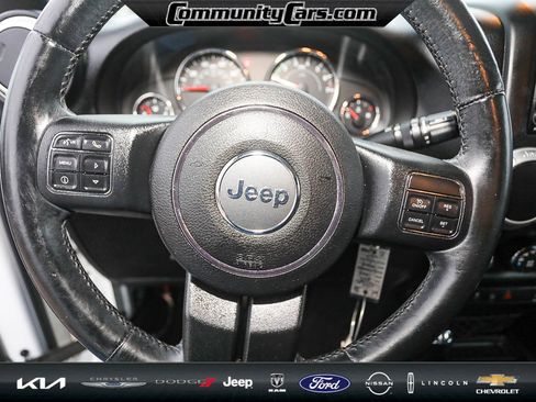 Used 2013 Jeep Wrangler Unlimited Sahara w/ Connectivity Group image 15