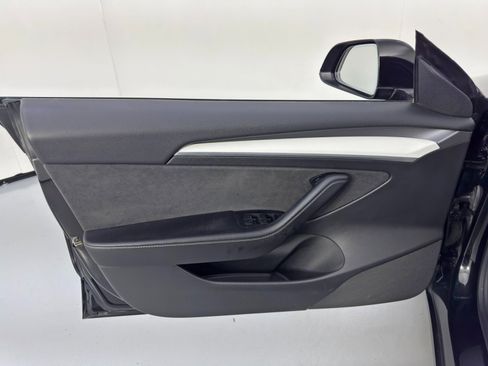 Used 2021 Tesla Model 3 Performance image 38