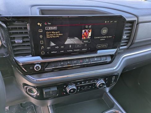 Used 2024 GMC Sierra 1500 SLT w/ SLT Convenience Package image 11