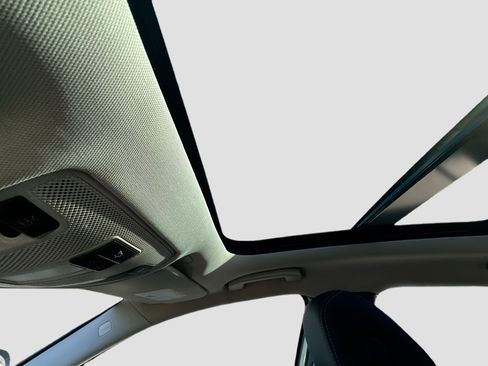 Used 2019 INFINITI QX30 image 21