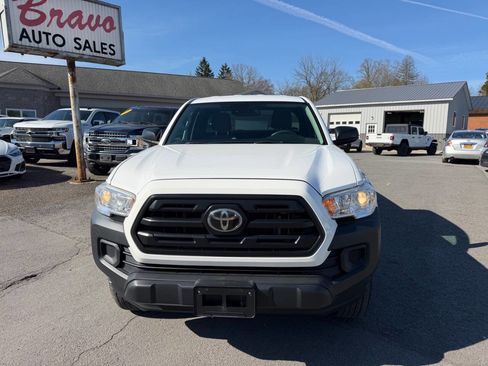 Used 2019 Toyota Tacoma SR AWD/4WD image 8