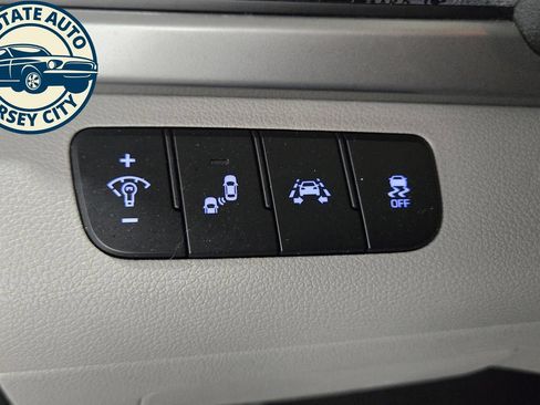 Used 2017 Hyundai Elantra Limited w/ Limited Ultimate Package 05 FWD image 25