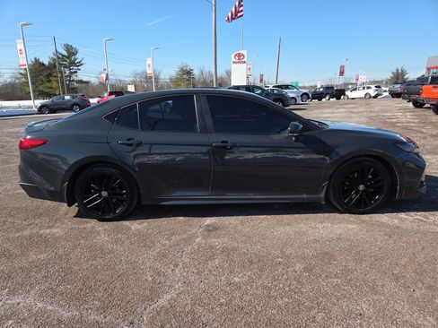 Certified 2025 Toyota Camry SE image 2