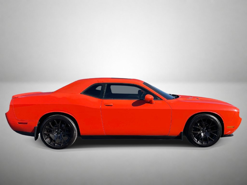 Used 2013 Dodge Challenger R/T RWD image 2