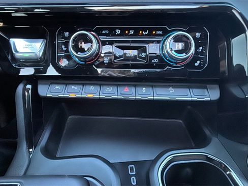 Used 2024 GMC Sierra 1500 AT4 w/ Technology Package image 19