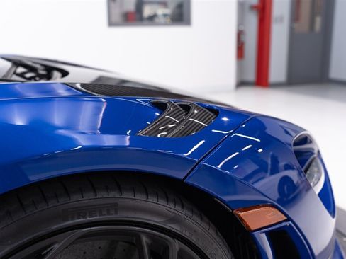 Used 2024 McLaren 750S Spider RWD image 25