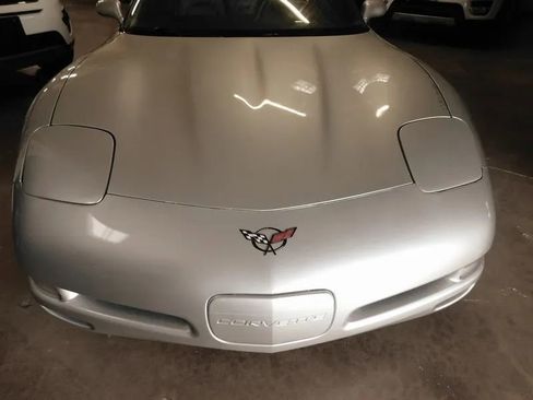 Used 2001 Chevrolet Corvette w/ Preferred Equipment Group2 image 11
