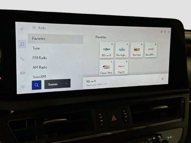 Used 2024 Lexus ES 300h w/ Premium Package FWD image 15