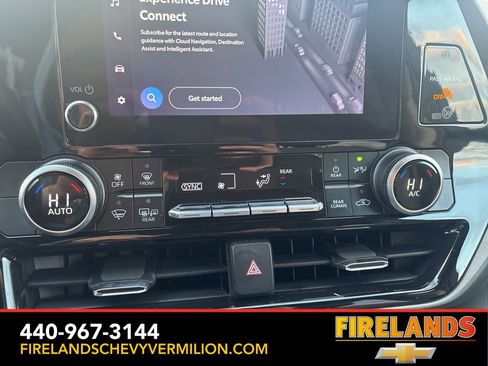 Used 2023 Toyota Highlander L image 18