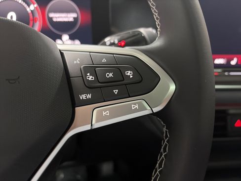 New 2026 Volkswagen Tiguan SE image 18